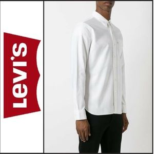 NWT { Levi’s } One Pocket Shirt